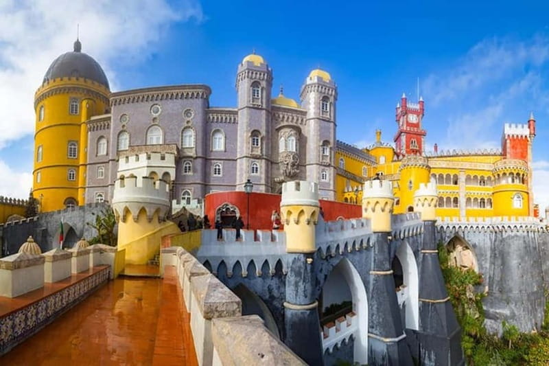 Lisbon: Sintra Tour with Optional Regaleira & Pena Gardens - Meeting in Lisbon and getting on the road