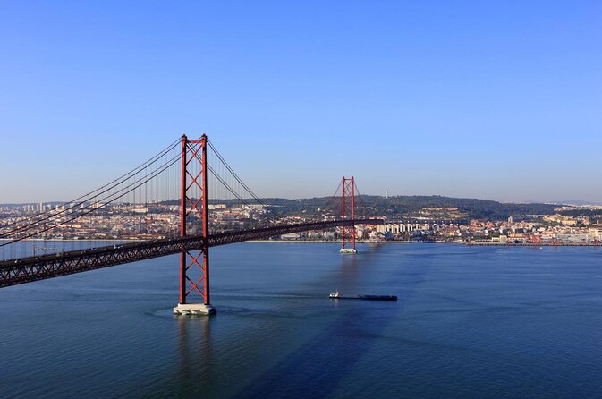 Lisbon Small Group 2h Sunset Sailing- Live Commentary & a Drink - Key details before you book