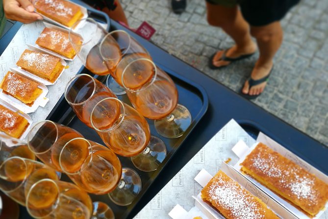 Lisbon Small-Group Food Tour with 18 Tastings in Alfama District - Meeting at Miradouro das Portas do Sol