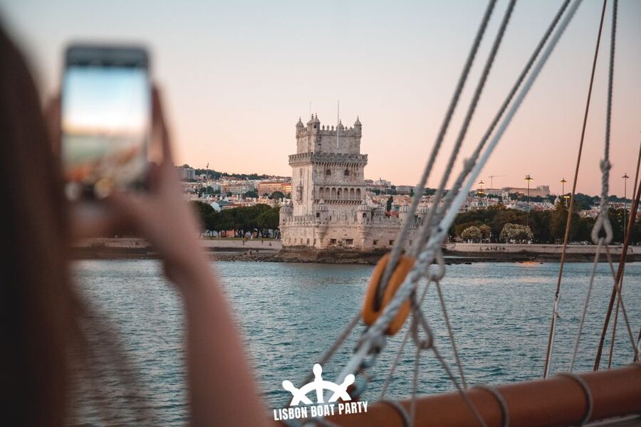 Lisbon: Sunset Boat Party with 2 Drinks and Free Club Entry - What This Lisbon Boat Party Really Is