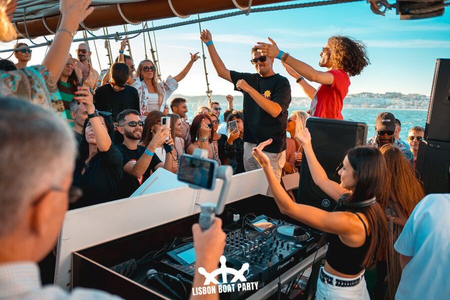 Lisbon: Sunset Boat Party with 2 Drinks and Free Club Entry - What The Two Included Drinks Add