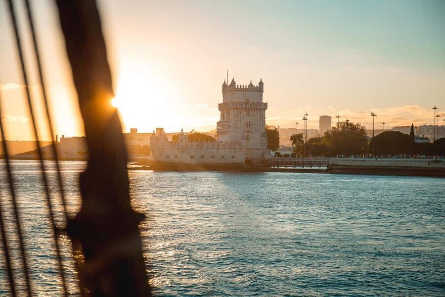 Lisbon: Sunset Boat Party with Live DJ and Night Club Entry - A few practical tips for a better evening
