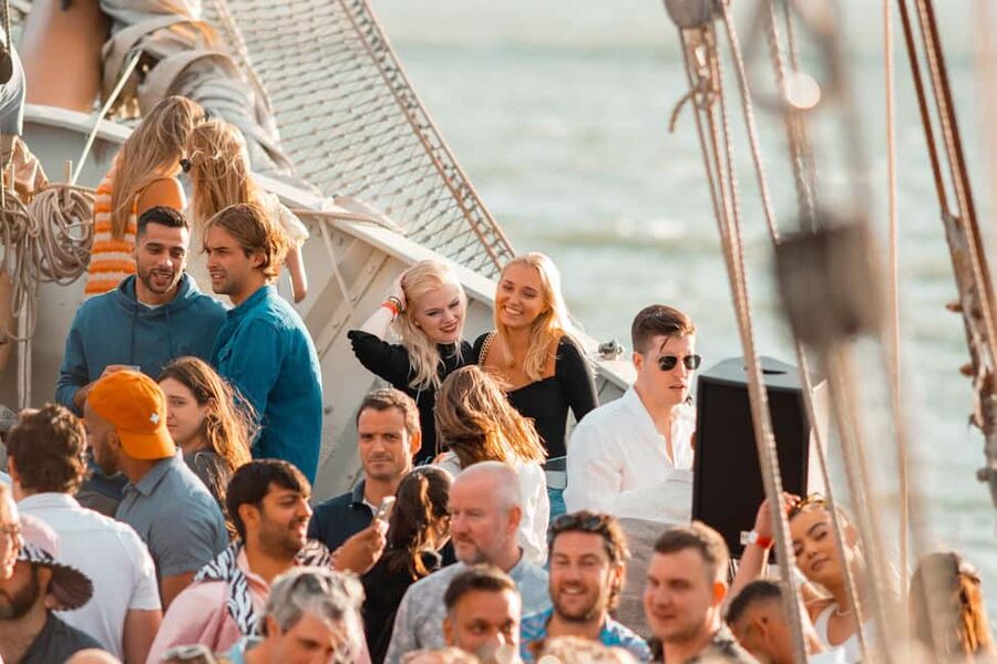 Lisbon: Sunset Boat Party with Live DJ and Night Club Entry - Who will get the most from the $25 price