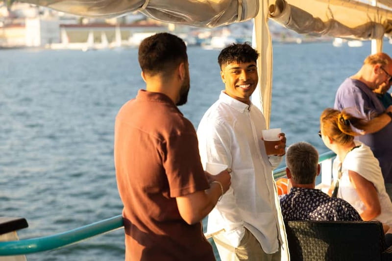 Lisbon: Sunset Boat Tour with Music and Drinks - Comfort, weather, and what to bring