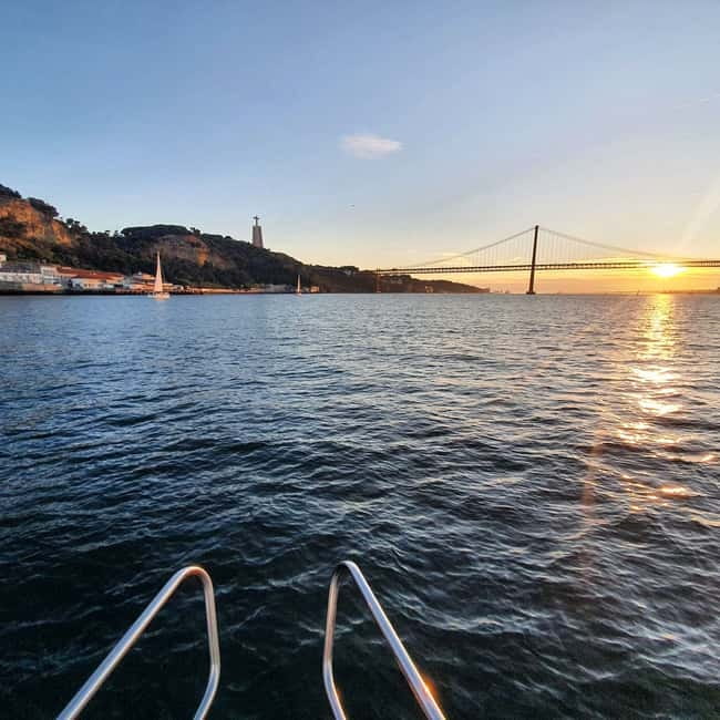 Lisbon: Sunset Catamaran Cruise with Drinks - Drinks, snacks, and what is actually included