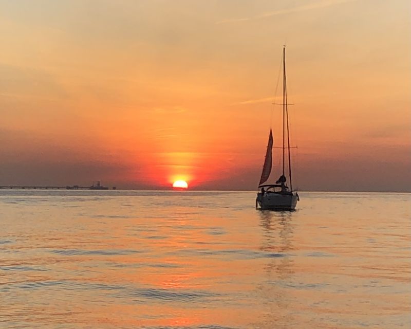 Lisbon: Sunset Cruise with Drinks and Snacks - Starting in Belém at Doca do Bom Sucesso
