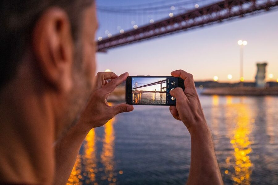 Lisbon: Sunset Cruise with Live DJ and Drinks - MAAT, the Discoveries monument, and Belém
