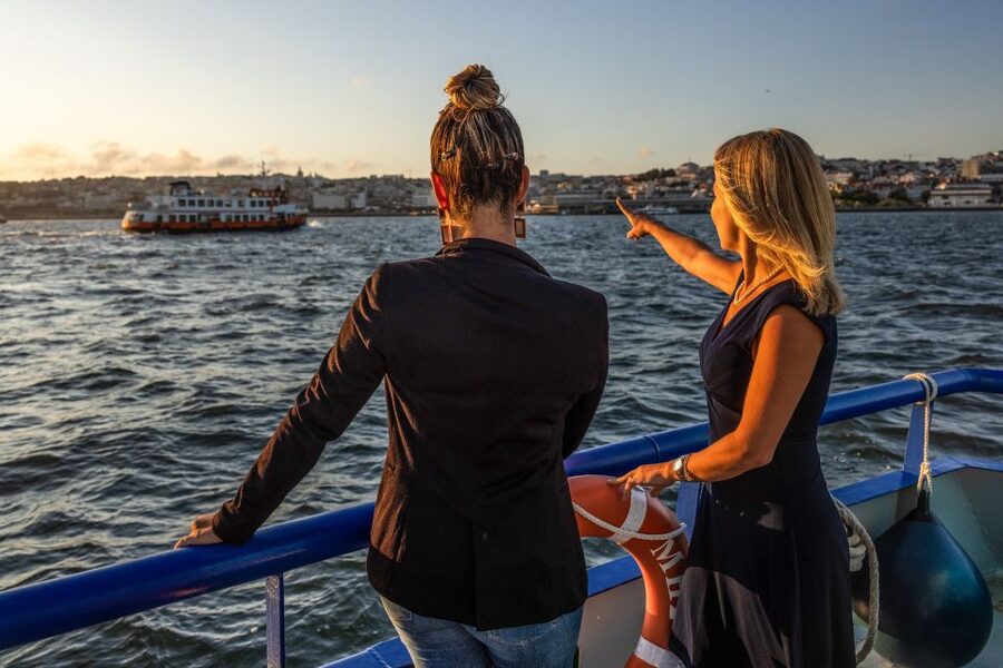 Lisbon: Sunset Cruise with Live DJ and Drinks - Alfama and the central Lisbon riverfront