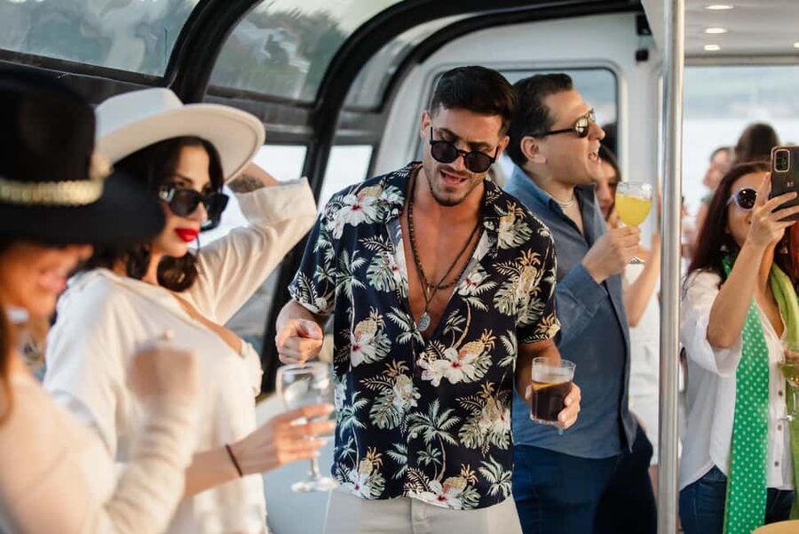 Lisbon: Sunset/Night Boat Party with Open Bar, Snacks & DJ - Key points to know before you book