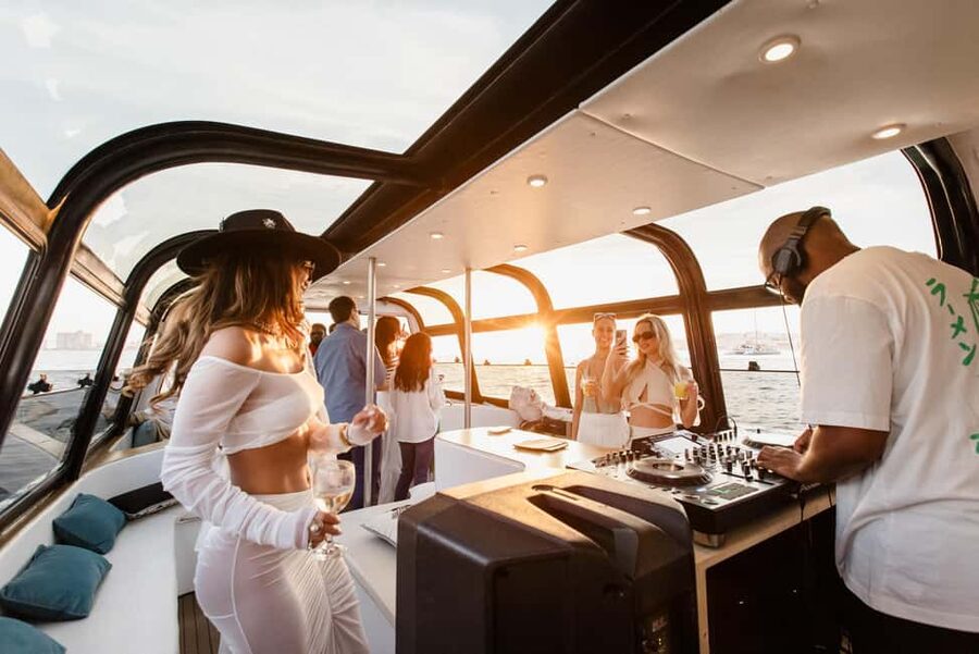 Lisbon: Sunset/Night Boat Party with Open Bar, Snacks & DJ - What the Lisbon boat party is really like