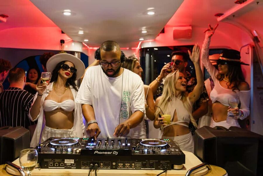 Lisbon: Sunset/Night Boat Party with Open Bar, Snacks & DJ - Belém’s monuments from the river