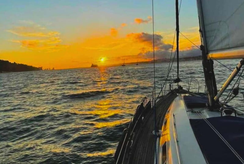 Lisbon: Sunset Sailing Boat Tour with Drinks - What the boat is like for two hours