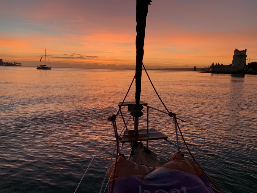 Lisbon: Sunset Sailing Cruise with Wine - Why a sunset sail suits Lisbon