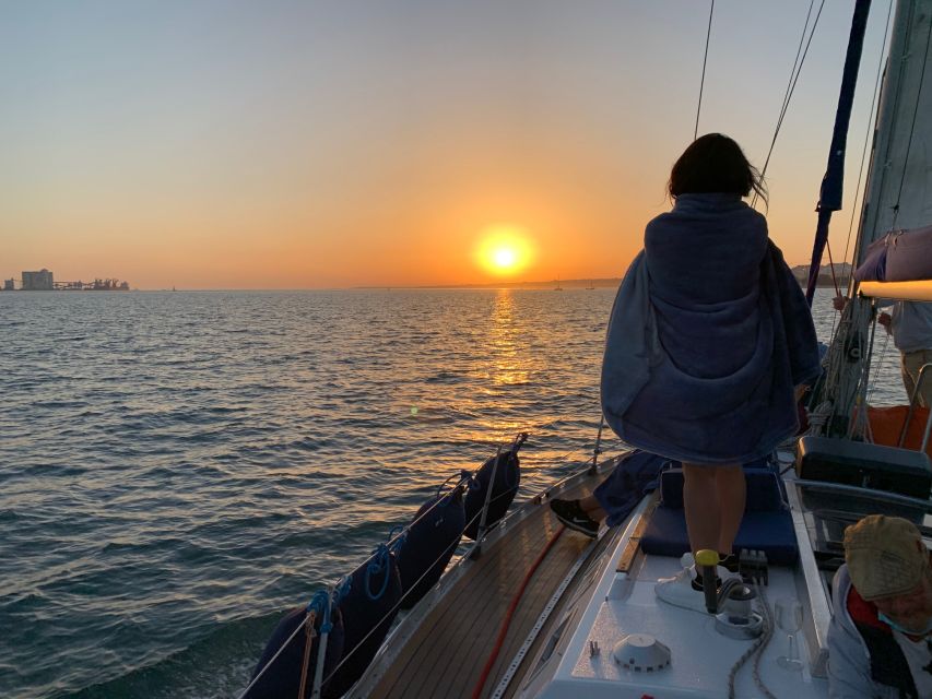 Lisbon: Sunset Sailing Cruise with Wine - Wine, snacks, and the onboard atmosphere
