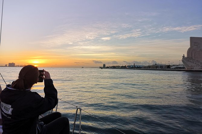 Lisbon Sunset Sailing Tour on Luxury Sailing Yacht with 2 Drinks - The language and group-size question