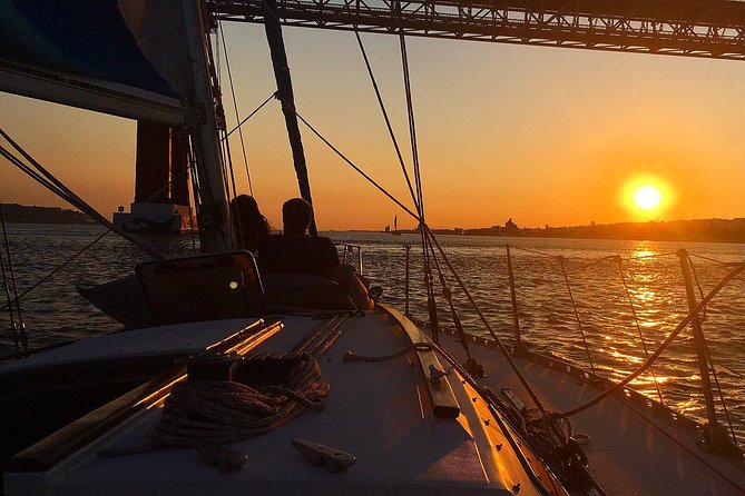 Lisbon Sunset Sailing Tour with White or Rosé Wine and Snacks - Why a Tagus sunset sail works so well
