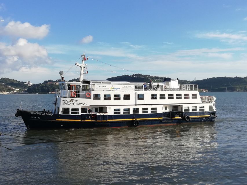 Lisbon: Tagus River Boat Tour with One Drink Included - Key points before you book