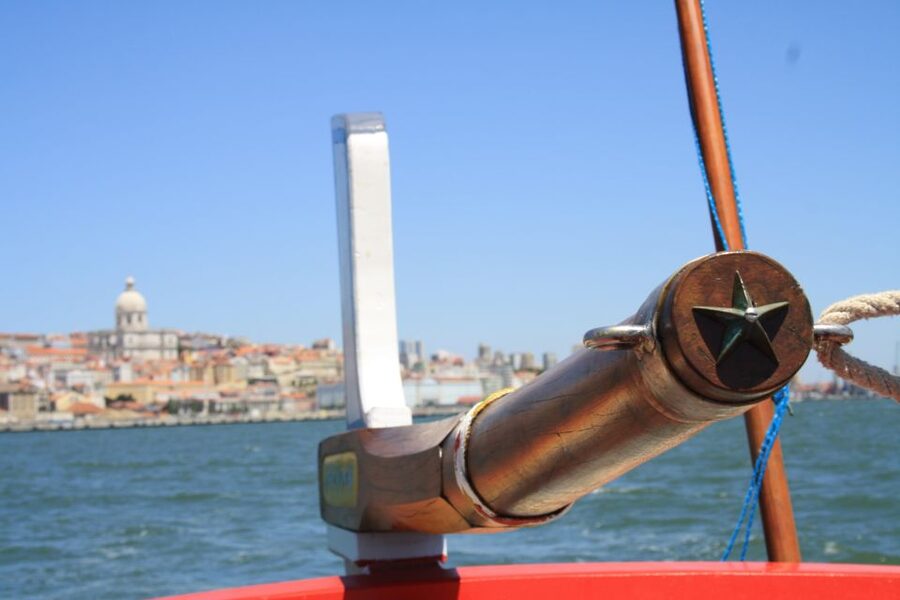 Lisbon: Tagus River Express Cruise in a Traditional Vessel - Turning toward the middle of the Tagus