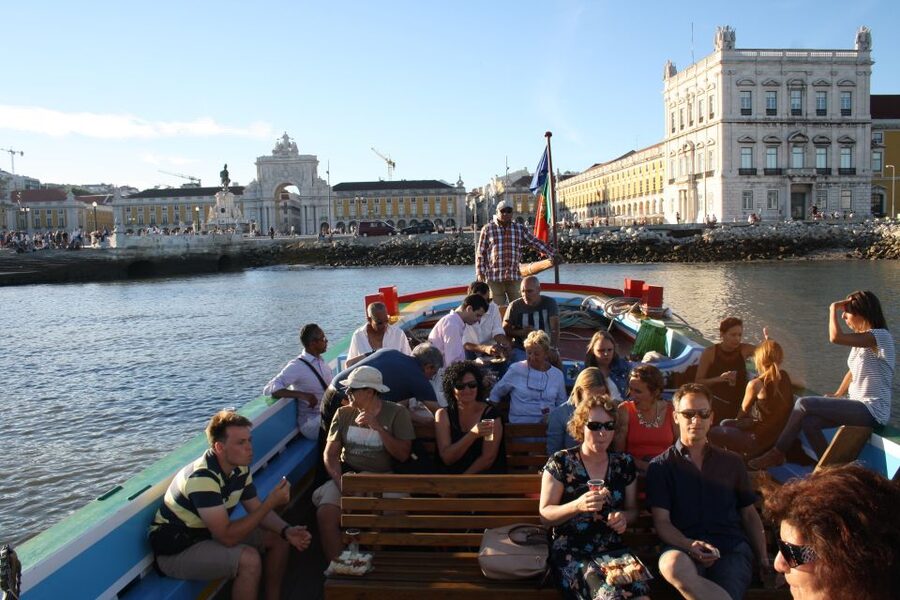 Lisbon: Tagus River Express Cruise in a Traditional Vessel - Who should book this Tagus cruise?