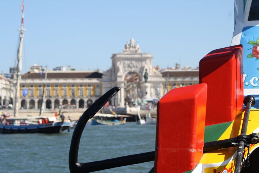 Lisbon: Tagus River Sunset Cruise in a Traditional Vessel - Why the Tagus sunset cruise works so well