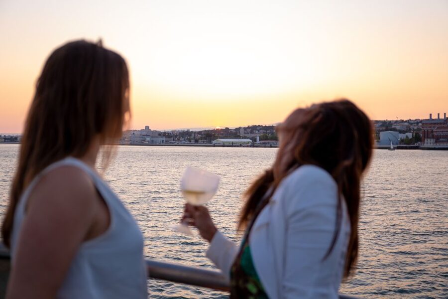 Lisbon: Tagus River Sunset Tour with Snacks and Drink - What this Lisbon sunset cruise is really like