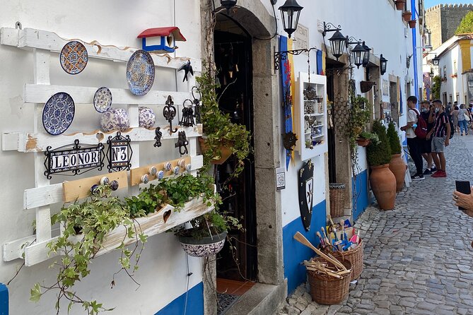 Lisbon to Fatima/Batalha/Nazare & Obidos guided tour 8pax group - Óbidos: the most charming finish