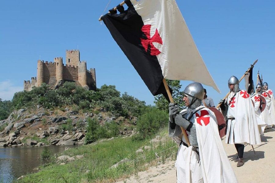 Lisbon: Tomar and Almourol Knights Templar Tour - Almourol Castle and its river setting