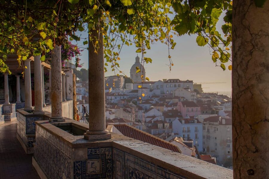 Lisbon: Tuk-Tuk Tour in French or German w/True Local Guide - Why a tuk-tuk works so well in Lisbon