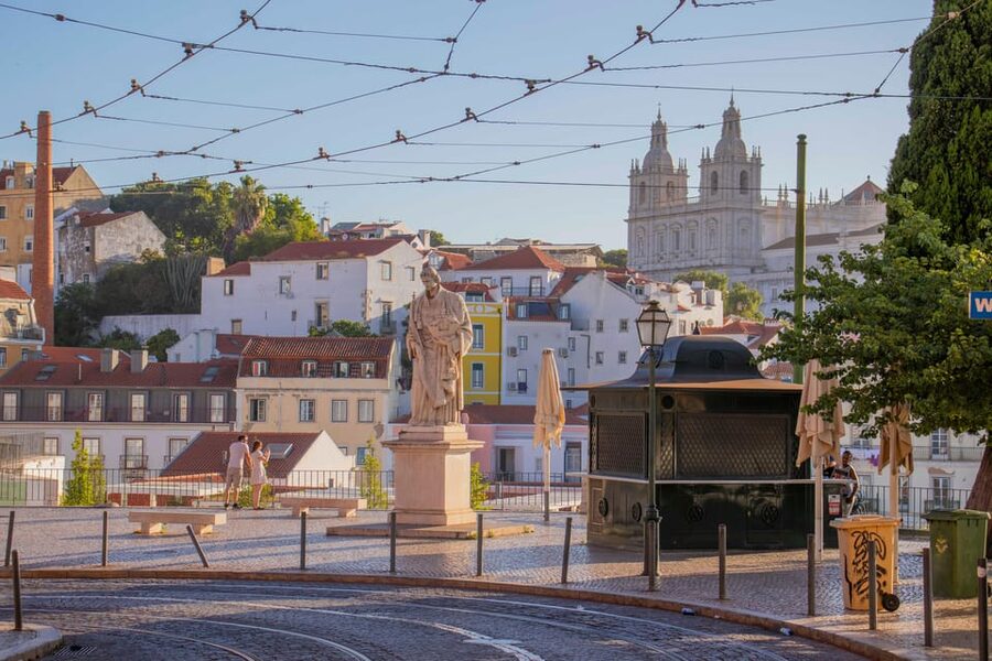 Lisbon: Tuk-Tuk Tour in French or German w/True Local Guide - Estrela Basilica and the road to Belém