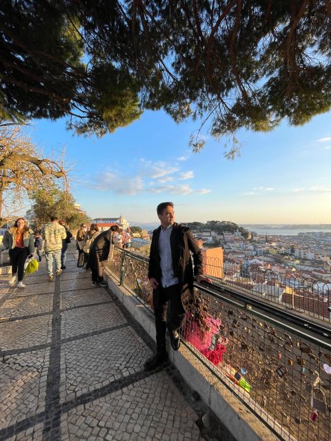 Lisbon: Tuk Tuk with hotel pick up and the best of old city - Key details before you book