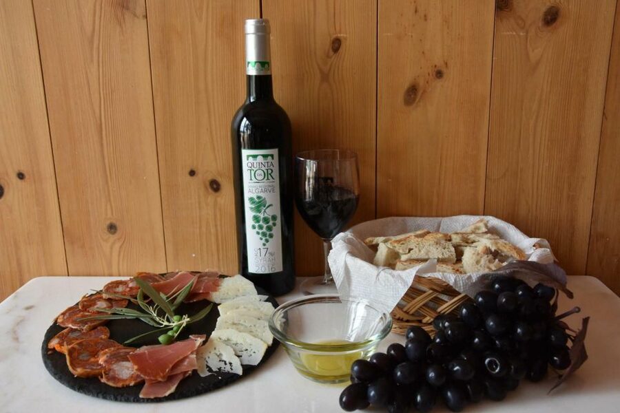 Loulé: Quinta da Tôr Winery Guided Tour and Wine Tasting - Who should book this winery visit?