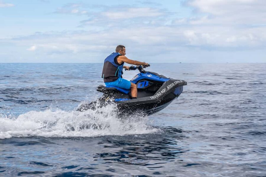 Madeira: Calheta Jet Ski Rental - The closed circuit for unlicensed riders
