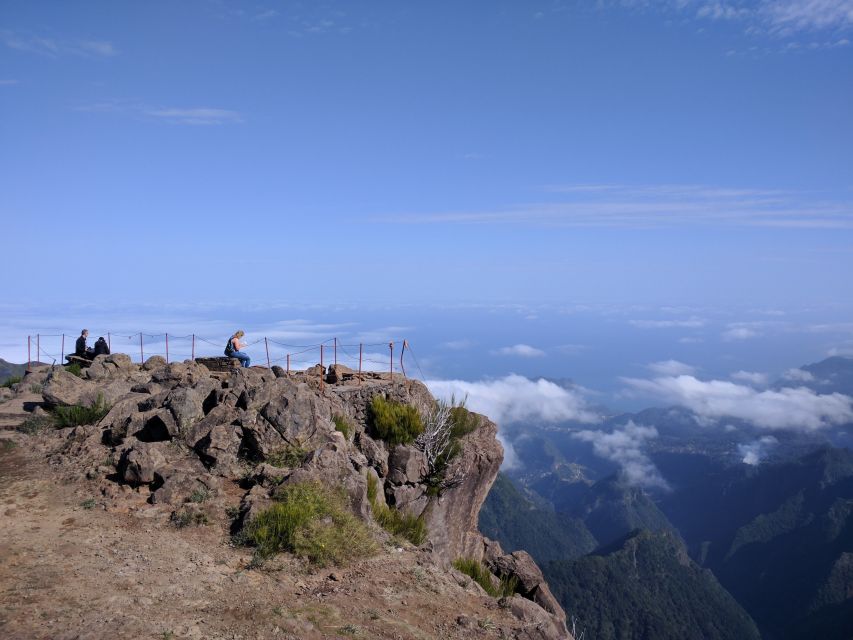 Madeira: Jeep tour Pico Areeiro, Santa Cruz and Cristo Rei - Small-group travel makes a difference