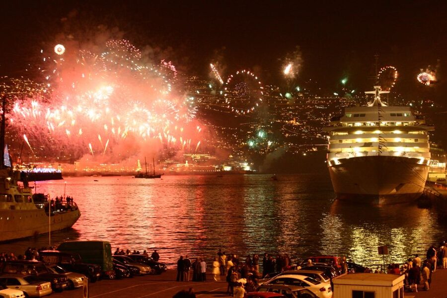 Madeira: New Year's Eve Fireworks by Catamaran - Key points to know before booking