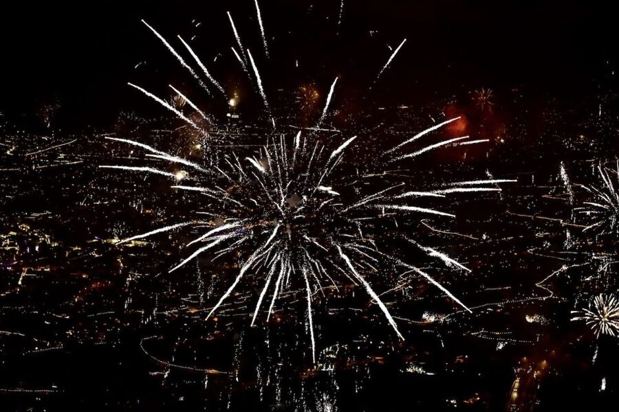 Madeira: New Years Eve Fireworks Catamaran Cruise - A short cruise past Madeira’s Christmas lights