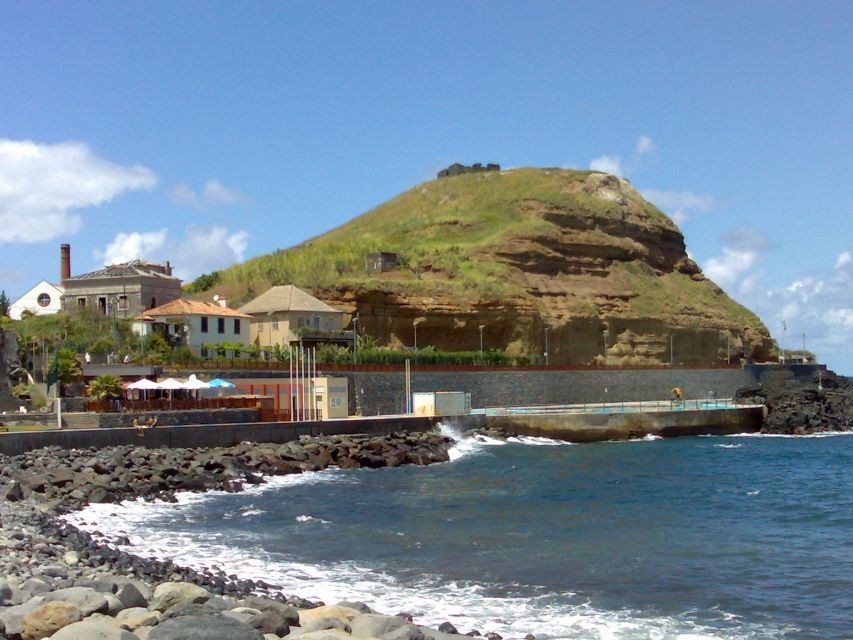 Madeira: Pico do Arieiro & Laurissilva Forest - East tour - Machico and the warning beacon at Pico do Facho