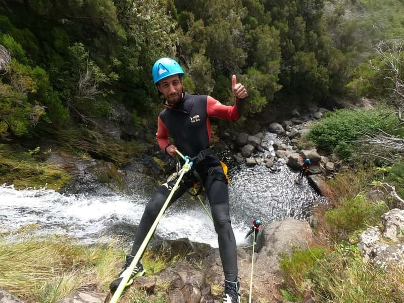 Madeira : Ribeira das Cales Canyoning (Level 1) - A small break in the canyon