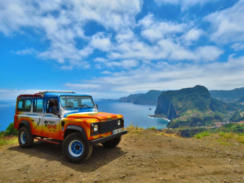 Madeira : Santana & Peaks full day tour by Open 4x4 - Faial’s coastline and the road to Santana