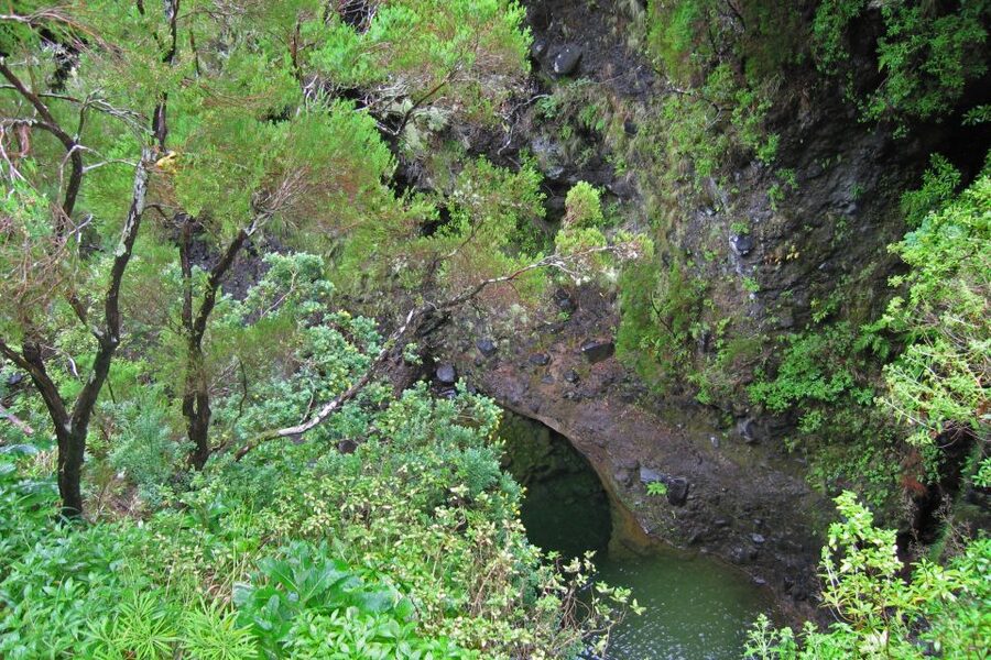 Madeira Walks - Rabaçal and the 25 Fountains - The 25 Fountains and the busy main stop