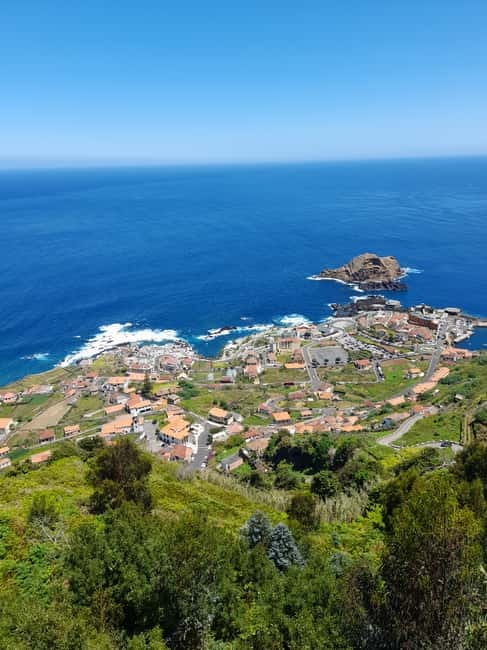 Madeira: West and East Madeira Top Highlights Tour - The guides make the long day easier