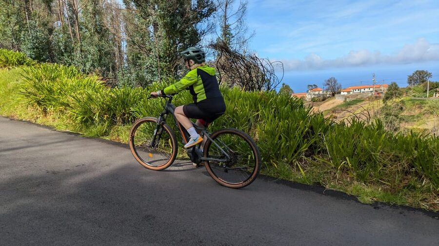 Madeira West coast: Guided Sightseeing E-Bike Tour - Miradouro do Fio, Madeira’s westernmost point