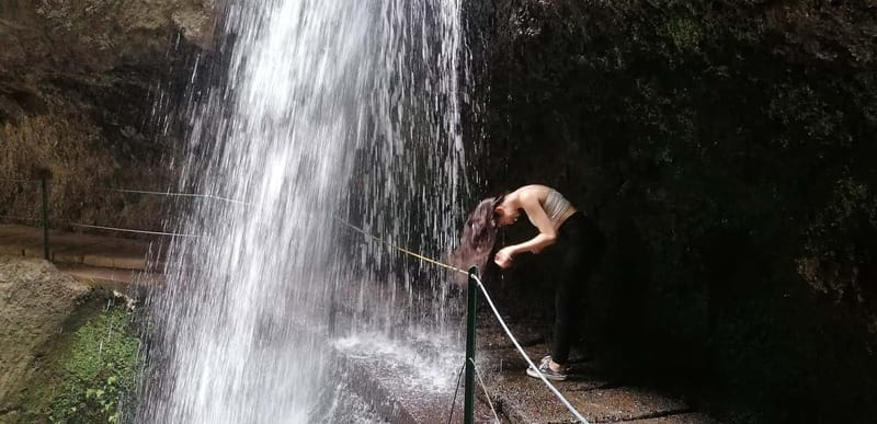 Madeira: Wet your hair in the amazing Levada Nova / Moinhos - The waterfall moment, wet hair included