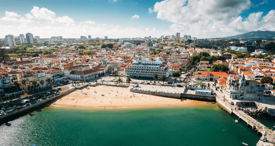 Magical Day Trip: Pena Palace, Sintra, CaboDa Roca & Cascais - Sintra Centre: a useful pause between palaces