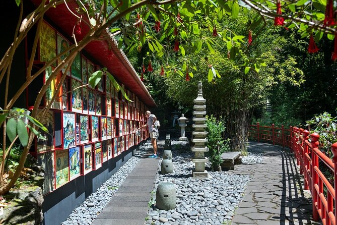 Monte Palace Tropical Garden tour with Cable Car - The wicker toboggan ride back to Funchal
