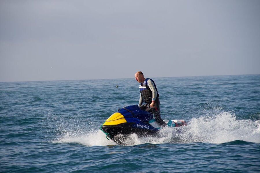 Nazaré: Jet Ski Rental - The first minutes: instructions and safety equipment