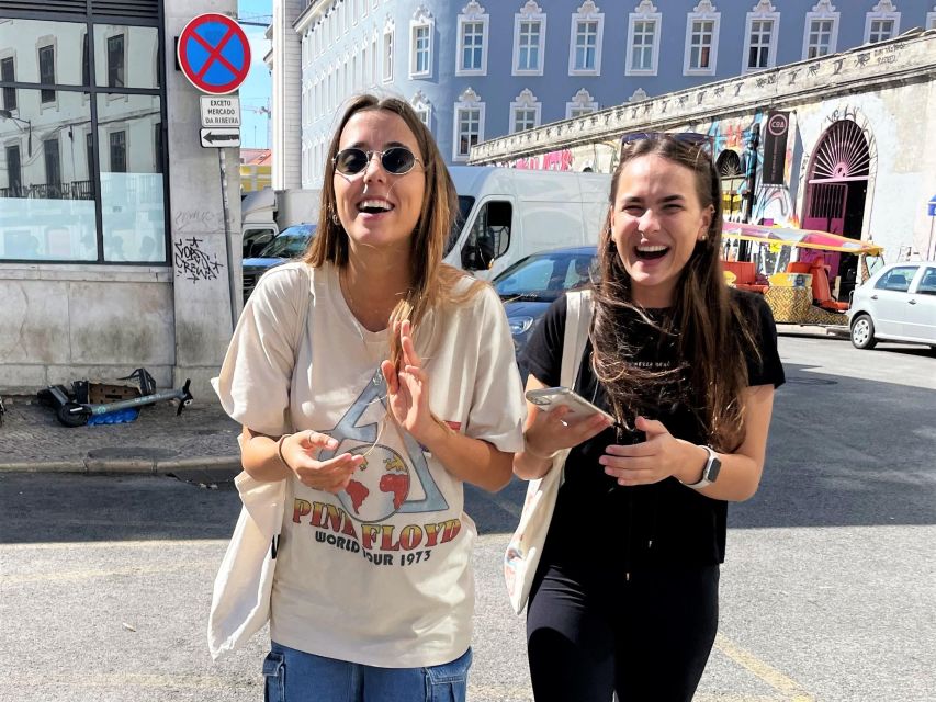 No Diet Club - Unique food tour in Lisbon with many Tastings - Walking between the stops