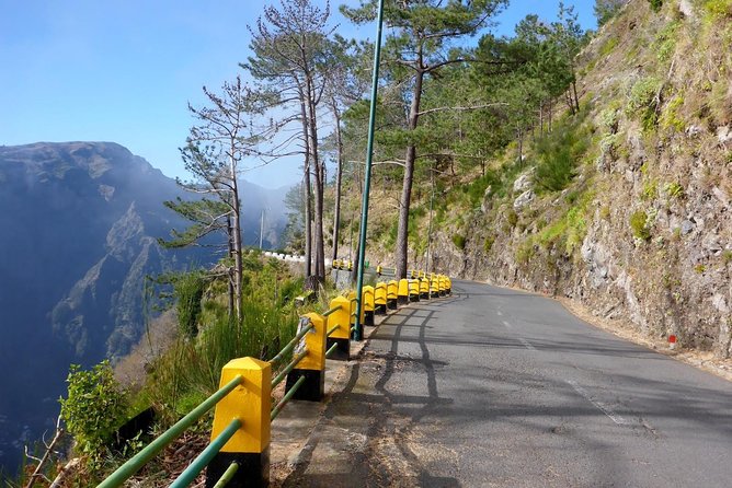 Nuns Valley Tour - Curral das Freiras, quiet village in a steep bowl
