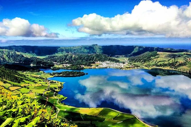Off the Beaten Track Half Day Sete Cidades Jeep Tour - Seeing Lagoa Verde and Lagoa das Sete Cidades