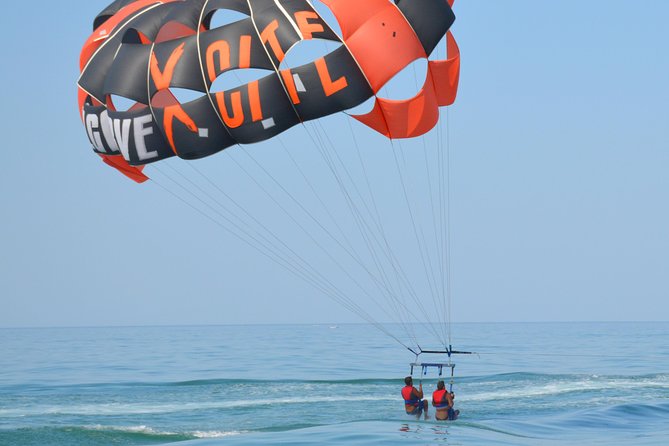 Parasailing from Vilamoura - Coming back down without a hard landing