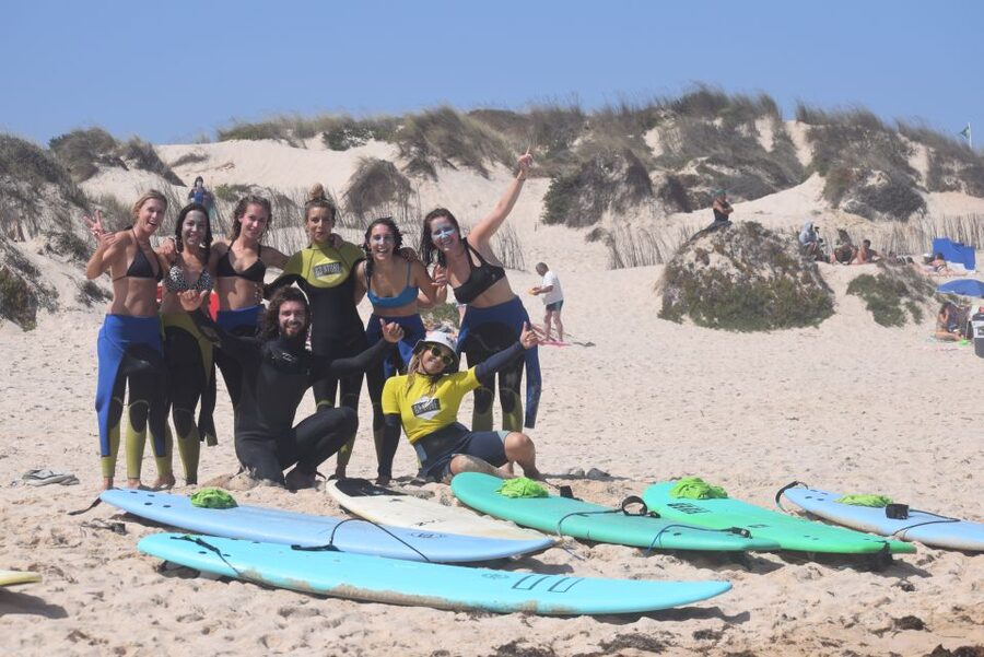 Peniche: Surfing Lessons for all surf levels - Timing, flexibility, and practical limits